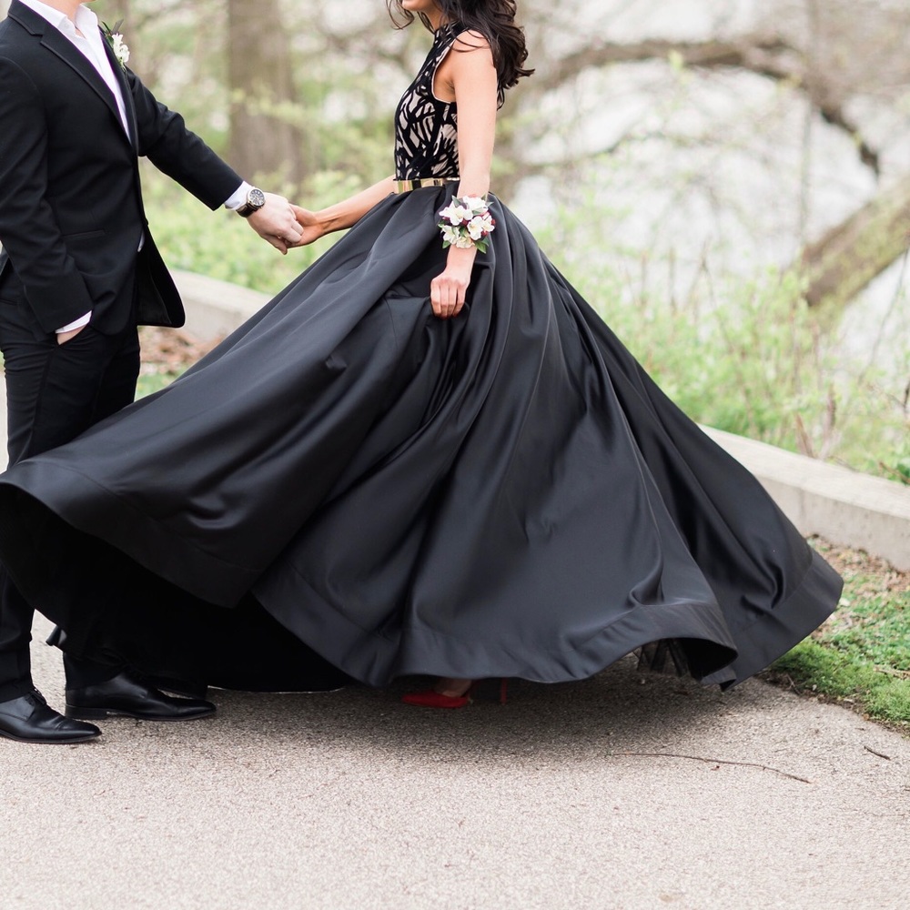 PROM/ SPECIAL OCCASION DRESS - Picture 2 of 4